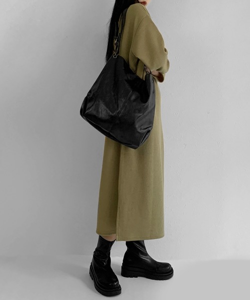 黒 合成皮革 ハンドバッグ リング装飾 BENDER TOKYO ショルダーバッグ バッグ リングデザイン 合皮 フェイク