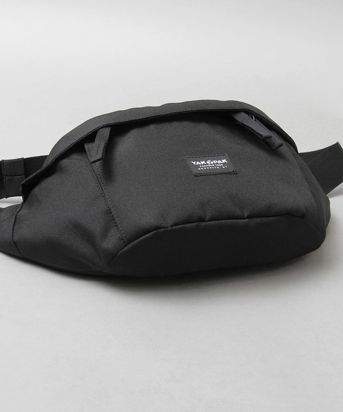 YAKPAK(ヤックパック)の「YAKPAK / ヤックパック / 撥水 600Dポリエステル / ウエストバッグ / ウエストポーチ / white labela / ホワイトレーベル / WAIST BAG(ボディバッグ/ウエストポーチ・メンズ・ブラック・FREE)」の2枚目の写真