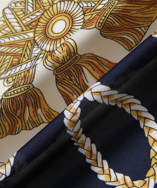 ROPE' PICNIC(ロペピクニック)の「リング付き大判ビンテージライクプリントスカーフ(バンダナ/スカーフ・レディース・ネイビー/グリーン系その他/ベージュ系その他2・FREE)」の4枚目の写真