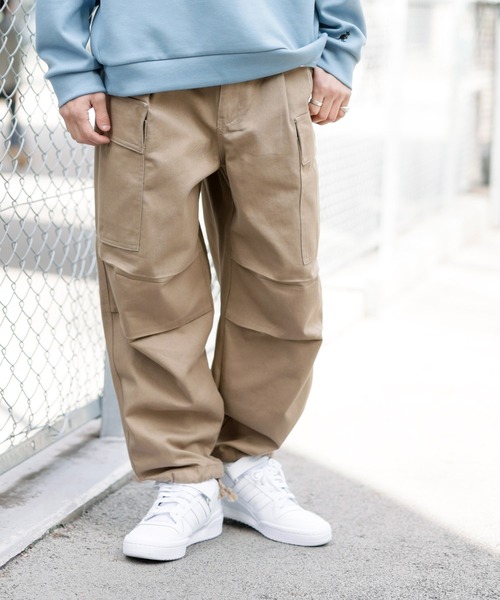 Beno(ビーノ)の「HEAVY COTTON TWILL / WIDE CARGO PANTS(カーゴパンツ・メンズ・ブラック/ベージュ/ブラウン/オフホワイト/オリーブ・S/M/L)」の9枚目の写真