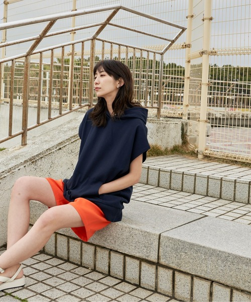 Auntie Rosa Holiday(アンティローザホリデー)の「オーバーサイズコットンパーカー/フーディー(パーカー・レディース・ネイビー/イエロー/グレー・FREE)」の11枚目の写真