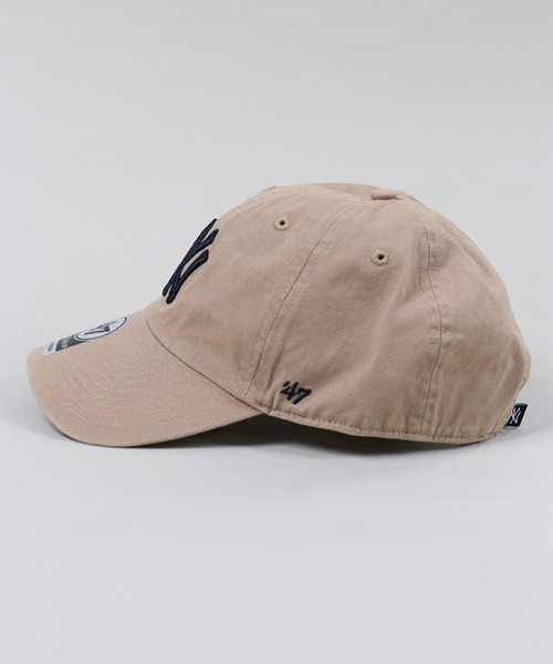 '47（フォーティーセブン）の「【47 / フォーティーセブン】NY刺繍ロゴキャップ（キャップ・レディース・ベージュ・ONESIZE）」の5枚目の写真