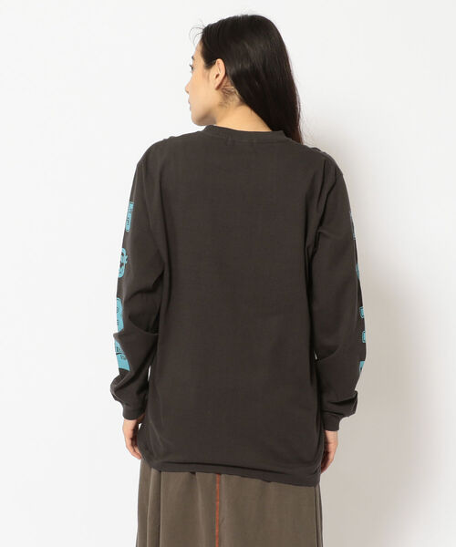 AVIREX（アヴィレックス）の「【直営店限定】SLEEVE LOGO L/S T-SHIRT/ スリーブロゴ ロングスリーブティーシャツ（Tシャツ/カットソー・レディース・チャコール/ホワイト・FREE）」の3枚目の写真