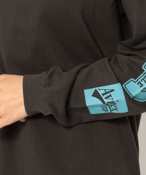 AVIREX（アヴィレックス）の「【直営店限定】SLEEVE LOGO L/S T-SHIRT/ スリーブロゴ ロングスリーブティーシャツ（Tシャツ/カットソー・レディース・チャコール/ホワイト・FREE）」の7枚目の写真