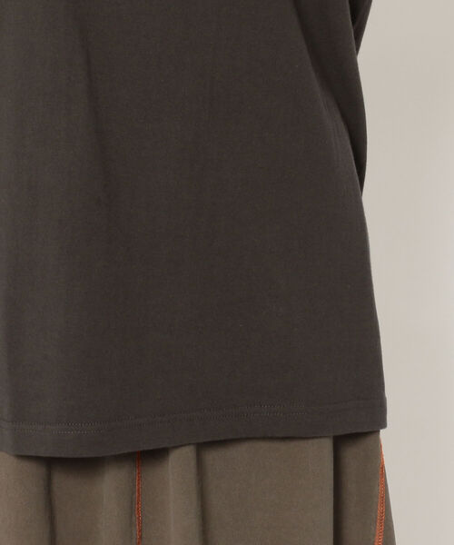 AVIREX（アヴィレックス）の「【直営店限定】SLEEVE LOGO L/S T-SHIRT/ スリーブロゴ ロングスリーブティーシャツ（Tシャツ/カットソー・レディース・チャコール/ホワイト・FREE）」の8枚目の写真