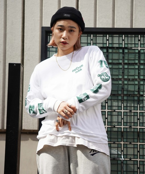 AVIREX（アヴィレックス）の「【直営店限定】SLEEVE LOGO L/S T-SHIRT/ スリーブロゴ ロングスリーブティーシャツ（Tシャツ/カットソー・レディース・チャコール/ホワイト・FREE）」の2枚目の写真