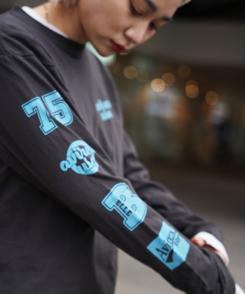 AVIREX（アヴィレックス）の「【直営店限定】SLEEVE LOGO L/S T-SHIRT/ スリーブロゴ ロングスリーブティーシャツ（Tシャツ/カットソー・レディース・チャコール/ホワイト・FREE）」の17枚目の写真