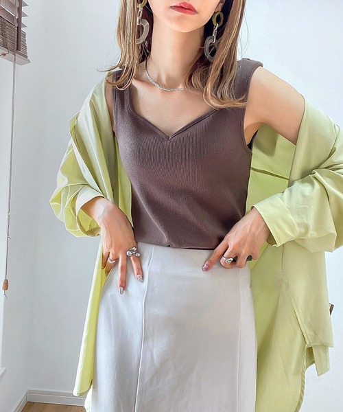 junoah(ジュノア)の「前後2WAYハートネック&スクエアネックリブタンクトップ(タンクトップ・レディース・ホワイト/ブラック/ダークブラウン/ベージュ/キャメル・MEDIUM/LARGE/X-LARGE)」の21枚目の写真