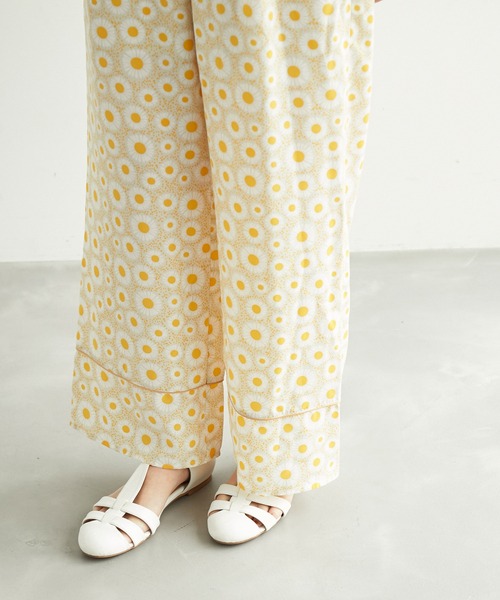 ROPE' PICNIC(ロペピクニック)の「アデリアレトロ×ROPE' PICNIC/レトロ柄パンツ(その他パンツ・レディース・イエロー系その他/ブルー系その他・40/38)」の8枚目の写真