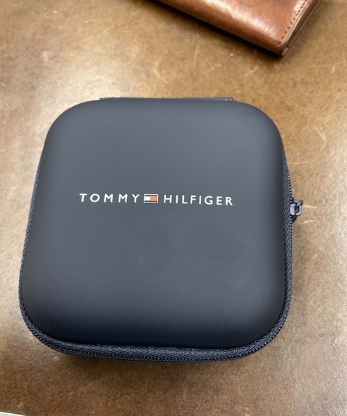 TOMMY HILFIGER(トミーヒルフィガー)の「【Tommy Hilfiger/トミーヒルフィガー】ネックレス ロゴ クリスタルサークル ペンダント / ゴールド(ネックレス・レディース・ゴールド・FREE)」の4枚目の写真