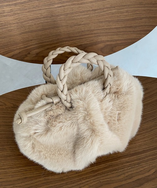 DouDou（ドゥドゥ）の「ファーバッグ（ショルダーバッグ・レディース・ブラック/ベージュ・FREE）」の6枚目の写真