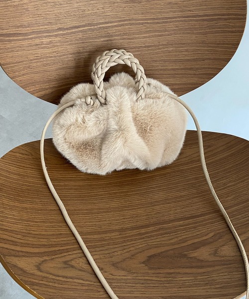 DouDou（ドゥドゥ）の「ファーバッグ（ショルダーバッグ・レディース・ブラック/ベージュ・FREE）」の9枚目の写真