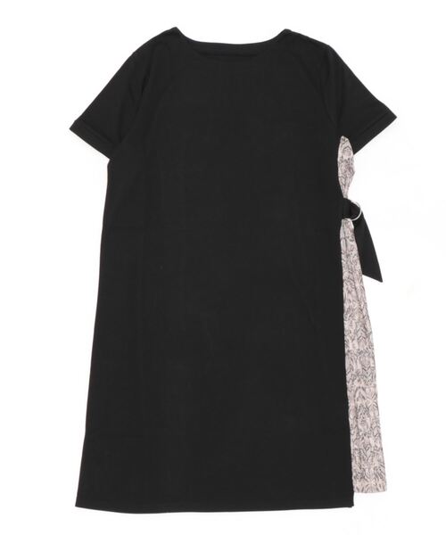 BELLUNA PLUS(ベルーナ)の「プリーツ使いワンピース(ワンピース・レディース・ブラック/ネイビー/グリーン・X-LARGE/MEDIUM/LARGE)」の11枚目の写真