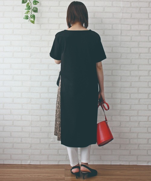 BELLUNA PLUS(ベルーナ)の「プリーツ使いワンピース(ワンピース・レディース・ブラック/ネイビー/グリーン・X-LARGE/MEDIUM/LARGE)」の6枚目の写真