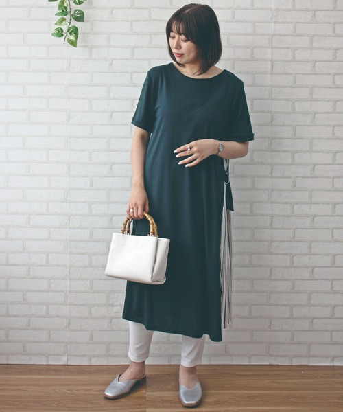 BELLUNA PLUS(ベルーナ)の「プリーツ使いワンピース(ワンピース・レディース・ブラック/ネイビー/グリーン・X-LARGE/MEDIUM/LARGE)」の7枚目の写真