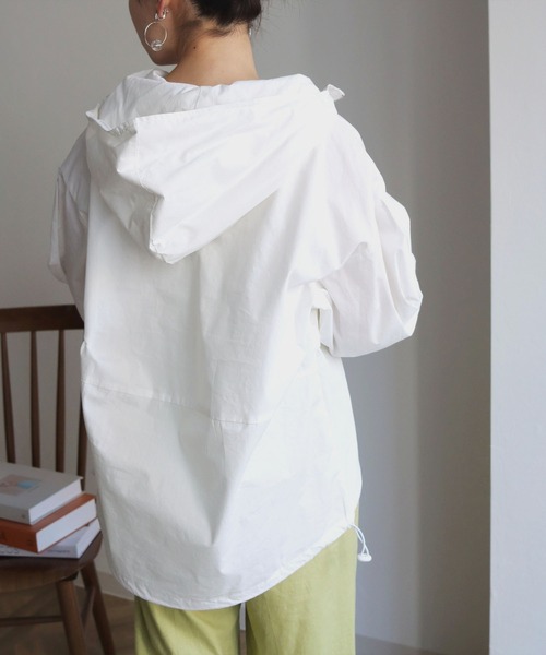 HER CLOSET(ハークローゼット)の「【shemoshelly】アノラックシャツブラウス(シャツ/ブラウス・レディース・ブラック/オフホワイト/ライトベージュ・M)」の4枚目の写真