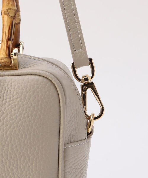 CHRISTIAN VILLA（クリスチャンヴィラ）の「【CHRISTIAN VILLA/クリスチャンヴィラ】バンブースクエアボストンバッグ（ハンドバッグ・レディース・ブラック/アイボリー/キャメル・FREE）」の6枚目の写真