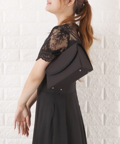 Lace Ladies(レースレディース)の「刺繍ラウンドフラップブラックフォーマルバッグ(クラッチバッグ・レディース・ブラック・FREE)」の13枚目の写真