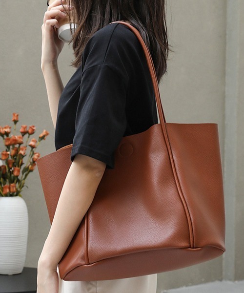 Fun & Daily（ファンアンドデイリー）の「F&D : ワイドPUトートバッグ（トートバッグ・レディース・ブラウン/ピンク/グリーン/アイボリー/ブラック・FREE）」の4枚目の写真