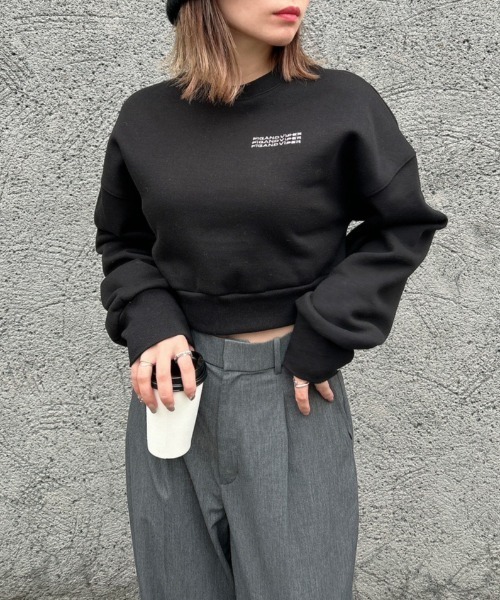 FIG&VIPER（フィグアンドバイパー）の「ショート丈裏起毛スウェットトレーナー（スウェット・レディース・ブラック/ホワイト/ダークブルー・FREE）」の21枚目の写真