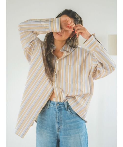 Ungrid（アングリッド）の「マルチストライプビッグシャツ（シャツ/ブラウス・レディース・ベージュ/ブルー・FREE）」の3枚目の写真