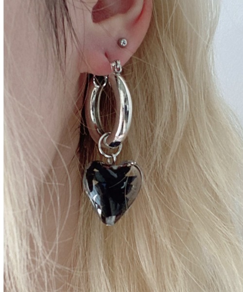 WEGO(ウィゴー)の「WEGO/ガラスハートフープピアス(ピアス(両耳用)・レディース・その他1/ブラック/レッド/グリーン・FREE)」の5枚目の写真