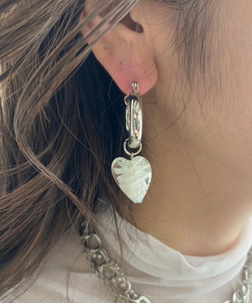 WEGO(ウィゴー)の「WEGO/ガラスハートフープピアス(ピアス(両耳用)・レディース・その他1/ブラック/レッド/グリーン・FREE)」の8枚目の写真