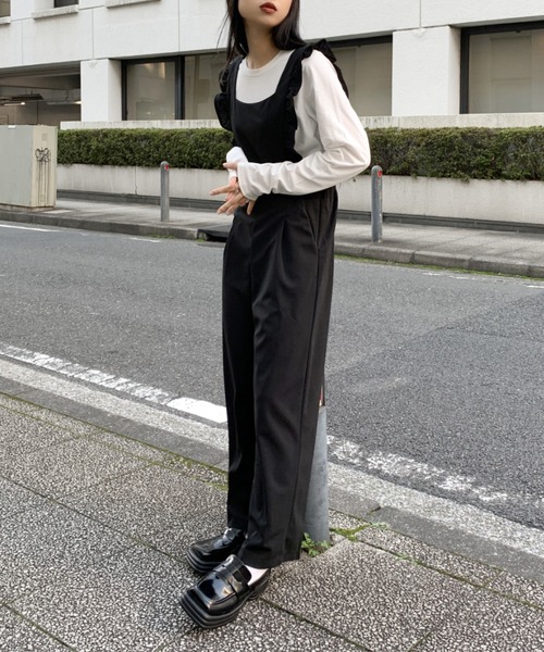 LVEU.（ラブユ.）の「Frilly salopette / フリルサロペット（サロペット/オーバーオール・レディース・ブラック/ライトブルー・FREE）」の4枚目の写真