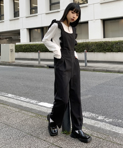 LVEU.（ラブユ.）の「Frilly salopette / フリルサロペット（サロペット/オーバーオール・レディース・ブラック/ライトブルー・FREE）」の5枚目の写真