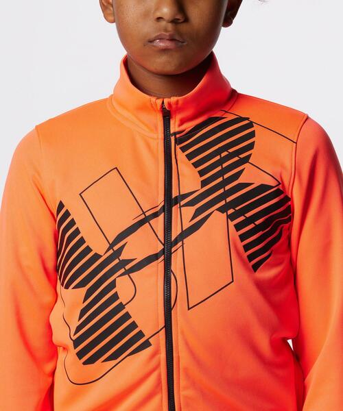 UNDER ARMOUR(アンダーアーマー)の「UAトラックジャケット(トレーニング/キッズ)(その他アウター・キッズ・レッド系その他/ブラック×ホワイト・120cm/150cm/130cm/140cm/160cm)」の5枚目の写真