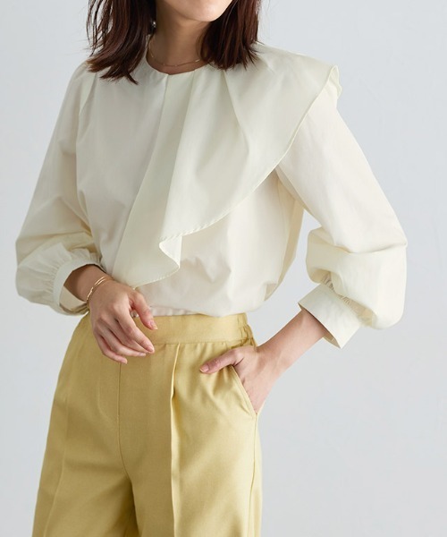 アシンメトリーフリルブラウス