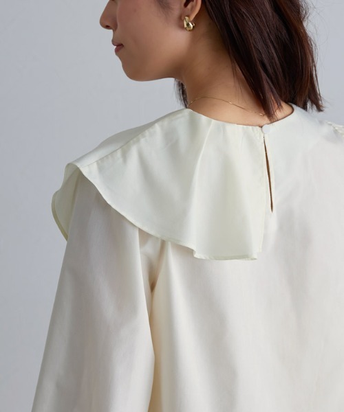 アシンメトリーフリルブラウス