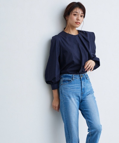 アシンメトリーフリルブラウス