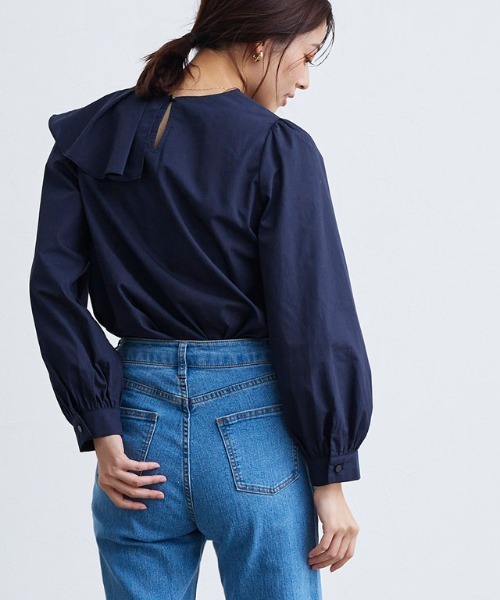 アシンメトリーフリルブラウス