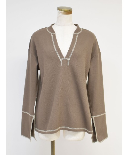 Reurie'（レウリィ）の「バイカラーステッチカットトップス / original bicolor stitch cut top 配色 カットソー プルオーバー 長袖 スウェット オーバーサイズ スリット フレア キーネック アイボリー カーキ ブラウン（Tシャツ/カットソー・レディース・カーキ/アイボリー/ブラウン・FREE）」の15枚目の写真