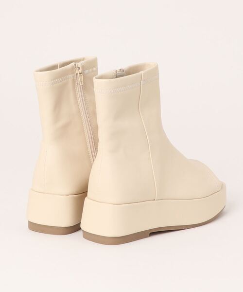 Fabby fabby（ファビィーファビィー）の「ストレッチ厚底ブーツサンダル（サンダル・レディース・ベージュ/オフホワイト/ブラック・LARGE/SMALL/MEDIUM）」の4枚目の写真