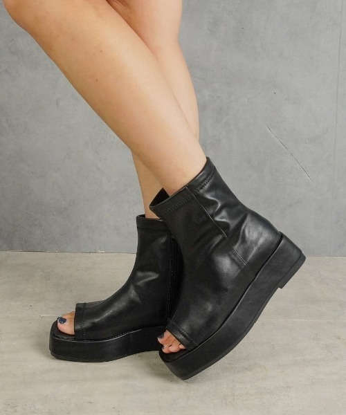 Fabby fabby（ファビィーファビィー）の「ストレッチ厚底ブーツサンダル（サンダル・レディース・ベージュ/オフホワイト/ブラック・LARGE/SMALL/MEDIUM）」の10枚目の写真