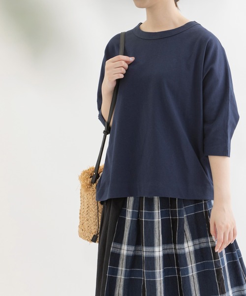 nop de nod(ノップドゥノッド)の「Cloche USコットン5分袖Tシャツ(Tシャツ/カットソー・レディース・ブルー/オフホワイト/ブラック/スミクロ/ネイビー/インディゴブルー/ブルー系その他/ライトブルー/ダークグレー/ダークブルー/レッド/キャメル/ブルーグリーン/ターコイズブルー/スモークピンク・3/M)」の7枚目の写真