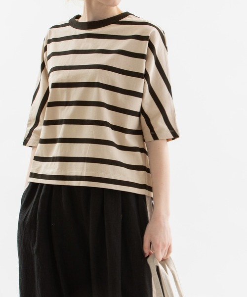 nop de nod(ノップドゥノッド)の「Cloche USコットン5分袖Tシャツ(Tシャツ/カットソー・レディース・ブルー/オフホワイト/ブラック/スミクロ/ネイビー/インディゴブルー/ブルー系その他/ライトブルー/ダークグレー/ダークブルー/レッド/キャメル/ブルーグリーン/ターコイズブルー/スモークピンク・3/M)」の4枚目の写真