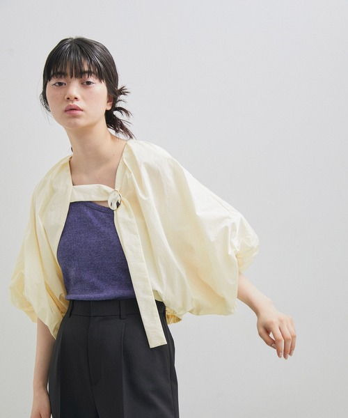 ADAM ET ROPE'（アダムエロペ）の「【サステナブル】バルーンボレロ（シャツ/ブラウス・レディース・ブラック/オフホワイト・FREE）」の2枚目の写真