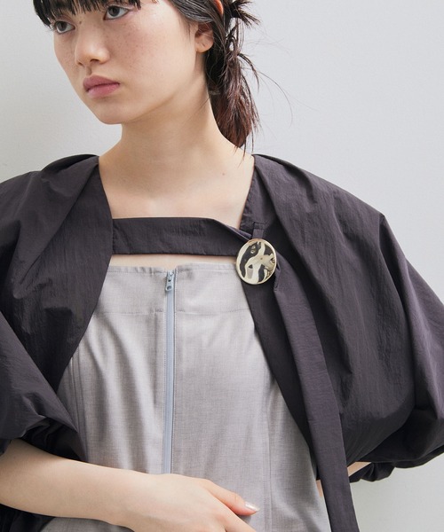 ADAM ET ROPE'（アダムエロペ）の「【サステナブル】バルーンボレロ（シャツ/ブラウス・レディース・ブラック/オフホワイト・FREE）」の21枚目の写真