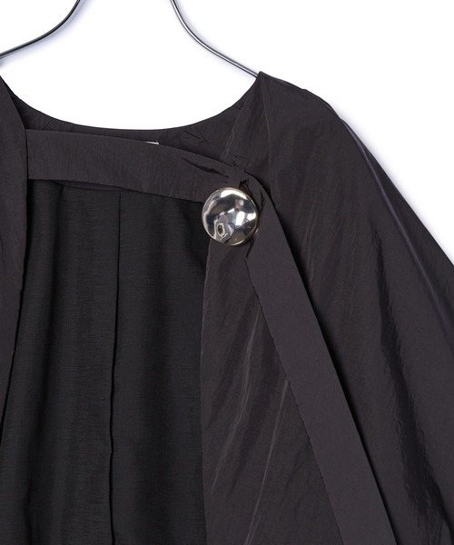 ADAM ET ROPE'（アダムエロペ）の「【サステナブル】バルーンボレロ（シャツ/ブラウス・レディース・ブラック/オフホワイト・FREE）」の22枚目の写真