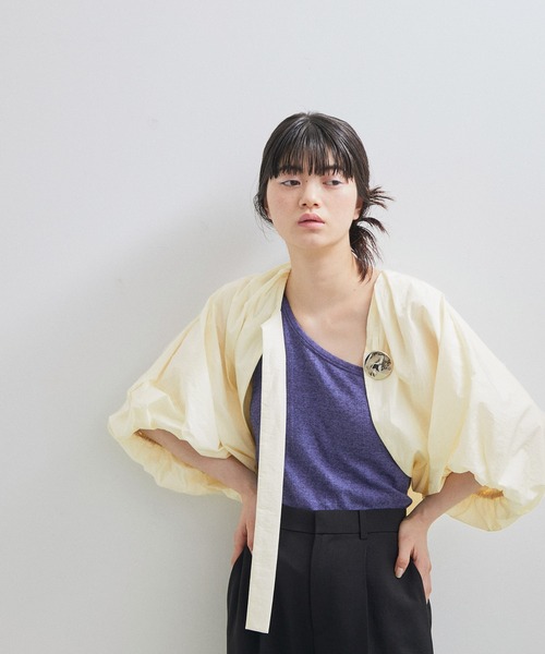 ADAM ET ROPE'（アダムエロペ）の「【サステナブル】バルーンボレロ（シャツ/ブラウス・レディース・ブラック/オフホワイト・FREE）」の6枚目の写真