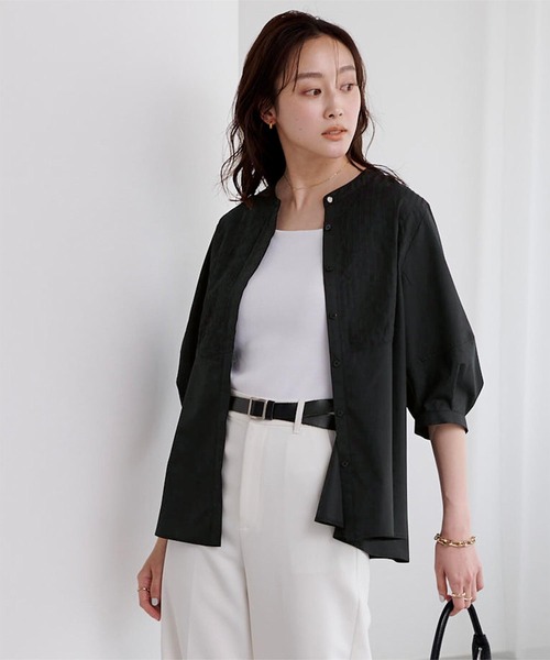 UR'S（ユアーズ）の「シルバー釦ピンタックランタンスリーブブラウス（シャツ/ブラウス・レディース・ホワイト/ブラック・S/M/L）」の2枚目の写真