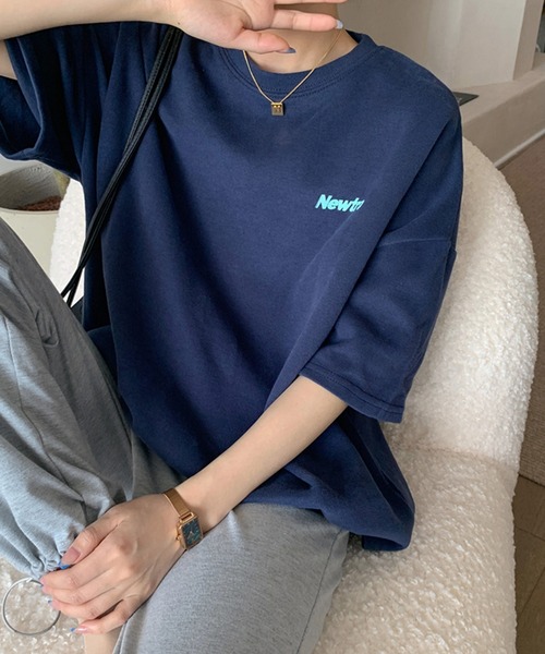 shopnikoniko（ショップニコニコ）の「オーバーサイズ Tシャツ ビッグシルエット  プリント ロゴ Newtro（Tシャツ/カットソー・レディース・ブルー/ピンク/ホワイト・フリー）」の8枚目の写真