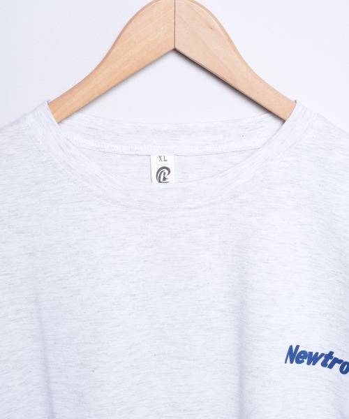 shopnikoniko（ショップニコニコ）の「オーバーサイズ Tシャツ ビッグシルエット  プリント ロゴ Newtro（Tシャツ/カットソー・レディース・ブルー/ピンク/ホワイト・フリー）」の18枚目の写真