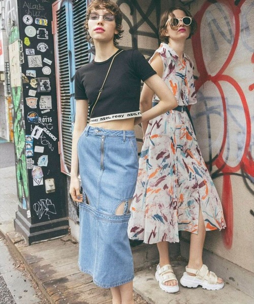 REDYAZEL（レディアゼル）の「デニムカットアウトタイトスカート（デニムスカート・レディース・ブルー/ネイビー・SMALL/MEDIUM）」の21枚目の写真