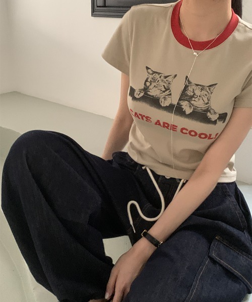 Vipoa(ヴィポア)の「キャットグラフィッククロップドTEE(Tシャツ/カットソー・レディース・ベージュ・FREE)」の3枚目の写真