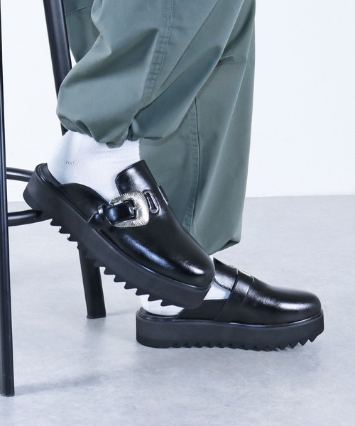 LOVEHUNTER（ラブハンター）の「厚底シャークソール クロッグサンダル