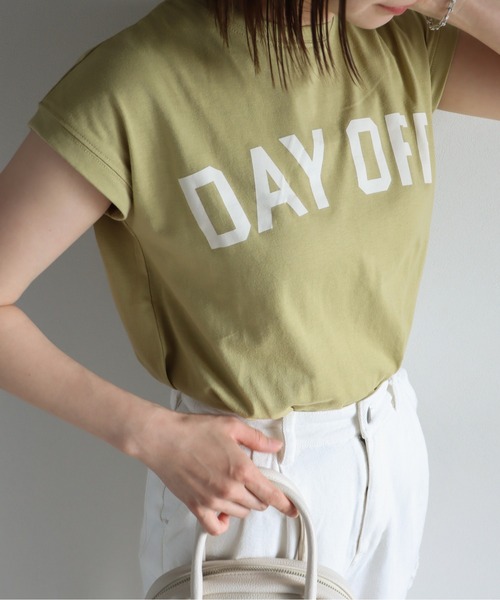 COURO（コウロ）の「ＤＡＹ ＯＦＦ フレンチスリーブＴシャツ（Tシャツ/カットソー・レディース・ブラック/オフホワイト/ライトベージュ/イエロー系・M）」の4枚目の写真